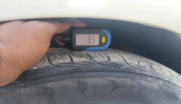 2017 Maruti Dzire VDI, Diesel, Manual, 88,290 km, tyre