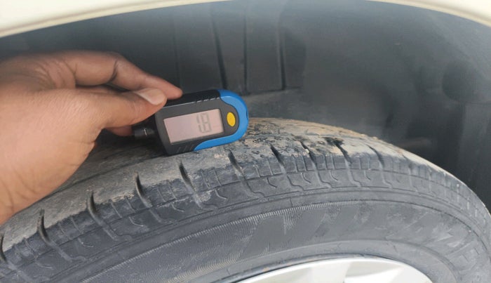 2017 Maruti Dzire VDI, Diesel, Manual, 88,290 km, tyre