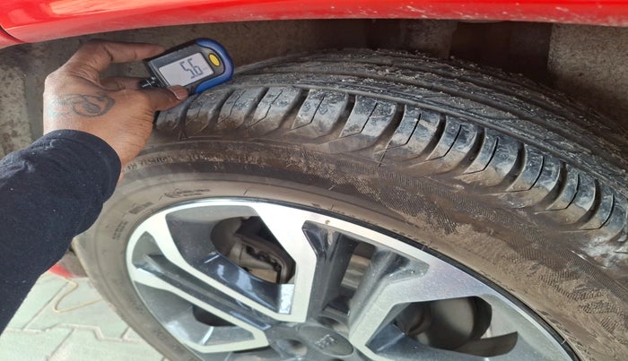 2022 Jeep Compass MODEL S (O) 1.4 PETROL DCT, Petrol, Automatic, 61,125 km, tyre