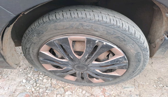 2016 Maruti Alto K10 VXI, Petrol, Manual, 1,06,037 km, tyre