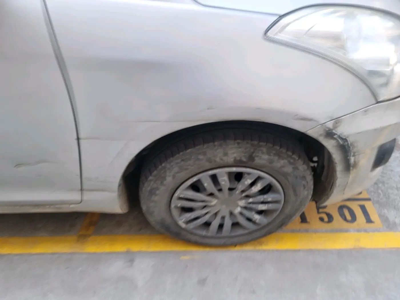 2012 Maruti Swift Dzire VXI, CNG, Manual, 1,49,860 km, tyre