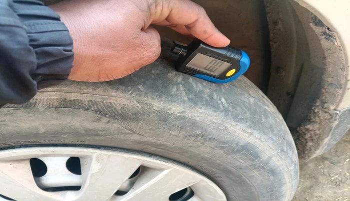 2017 Maruti Swift LDI, Diesel, Manual, 77,998 km, tyre