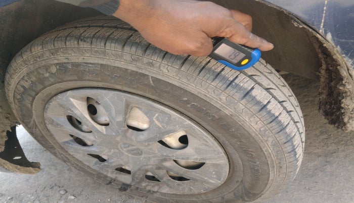 2019 Maruti Swift LXI, Petrol, Manual, 1,08,500 km, tyre