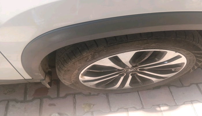 2021 MG HECTOR PLUS SELECT 2.0 DIESEL TURBO MT 7-STR, Diesel, Manual, 85,953 km, tyre