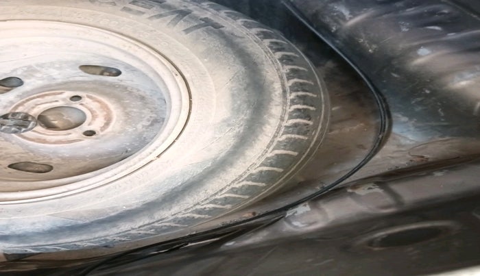 2018 Renault Kwid RXL, Petrol, Manual, 51,993 km, tyre