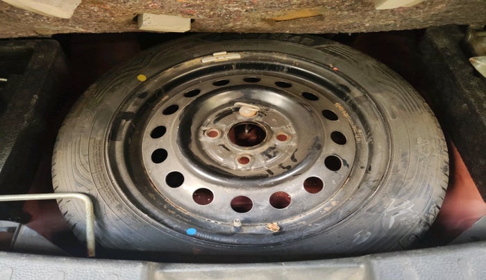 2014 Maruti Wagon R 1.0 VXI, Petrol, Manual, 80,356 km, tyre