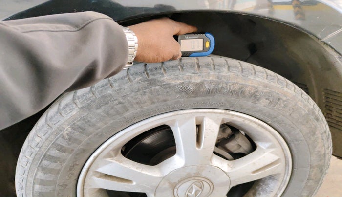 2011 Hyundai i20 SPORTZ 1.2, Petrol, Manual, 1,08,769 km, tyre