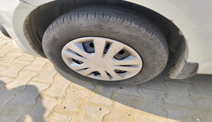 2013 Maruti Swift Dzire VXI, Petrol, Manual, 80,677 km, tyre
