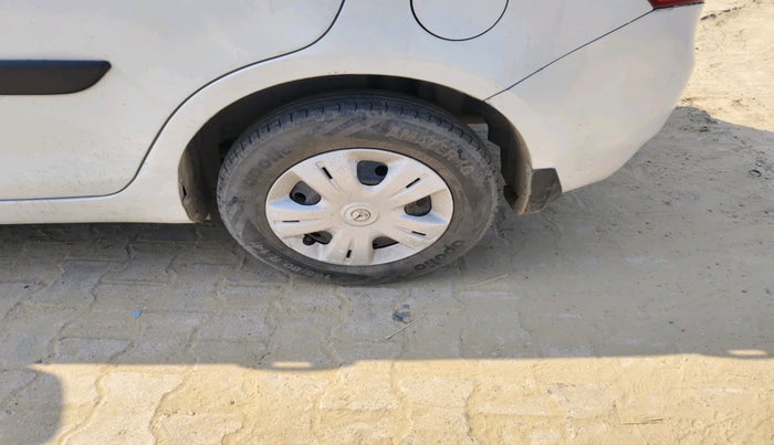 2013 Maruti Swift Dzire VXI, Petrol, Manual, 80,677 km, tyre