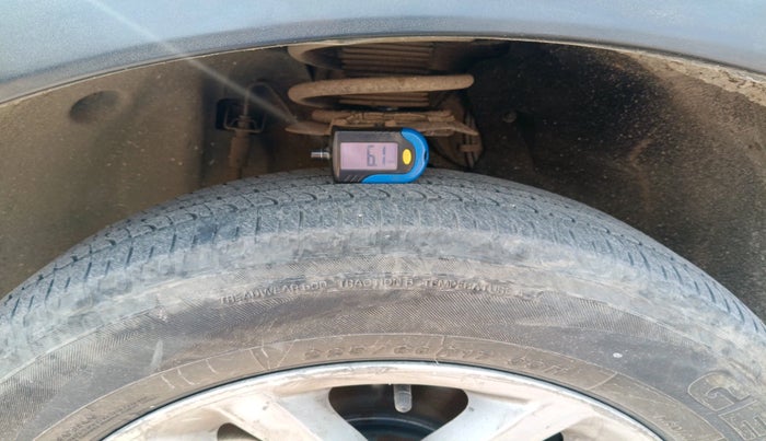 2012 BMW X3 XDRIVE 20D, Diesel, Automatic, 2,03,700 km, tyre