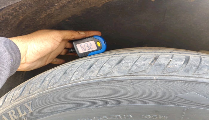 2019 Mercedes Benz GLC CLASS 220 D 4 MATIC, Diesel, Automatic, 1,10,101 km, tyre