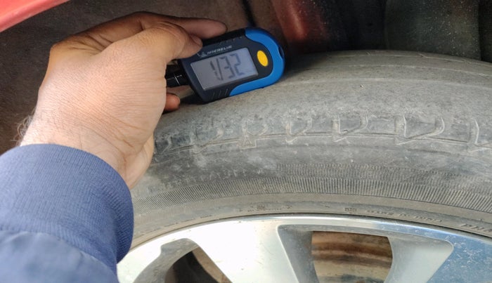 2016 Hyundai Elite i20 ASTA 1.2, Petrol, Manual, 1,24,432 km, tyre