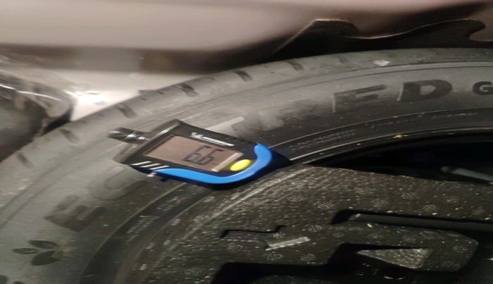 2023 Volkswagen VIRTUS TOPLINE TSI 1.0 MT, Petrol, Manual, 35,591 km, tyre