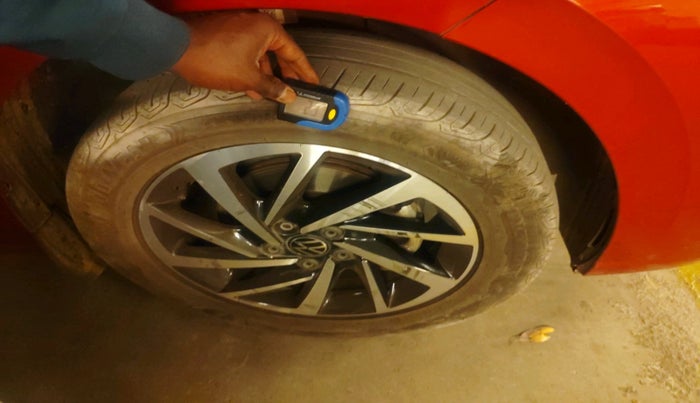 2023 Volkswagen VIRTUS TOPLINE TSI 1.0 MT, Petrol, Manual, 35,591 km, tyre