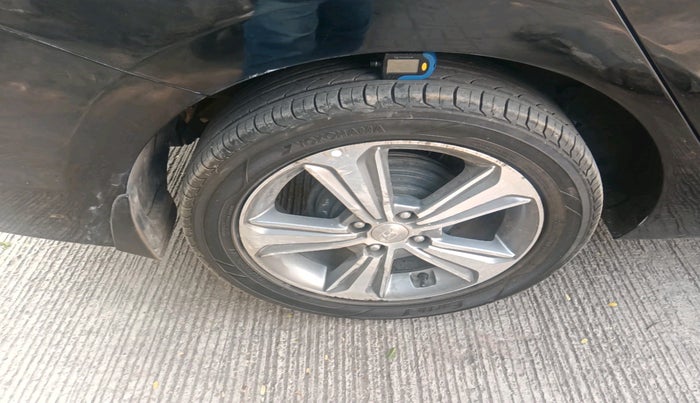 2018 Hyundai Verna 1.6 VTVT SX (O) AT, Petrol, Automatic, 74,121 km, tyre