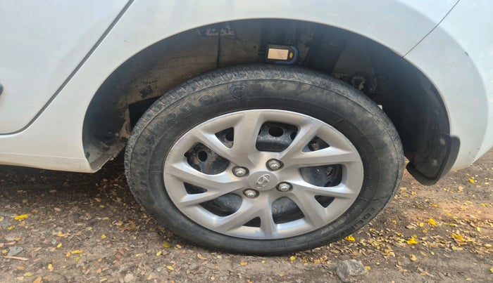 2018 Hyundai Grand i10 SPORTZ 1.2 KAPPA VTVT, Petrol, Manual, 64,102 km, tyre