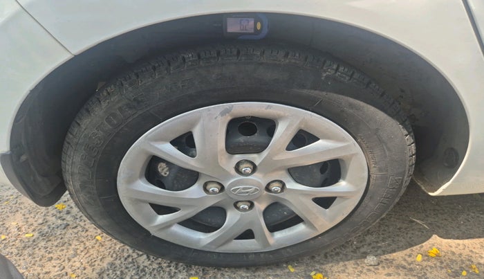 2018 Hyundai Grand i10 SPORTZ 1.2 KAPPA VTVT, Petrol, Manual, 64,102 km, tyre