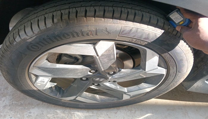 2023 Hyundai ALCAZAR PLATINUM (O) 7STR 1.5 AT, Petrol, Automatic, 17,076 km, tyre