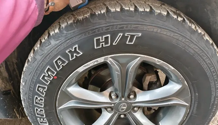 2020 Tata Harrier XT 2.0L KRYOTEC, Diesel, Manual, 1,05,000 km, tyre