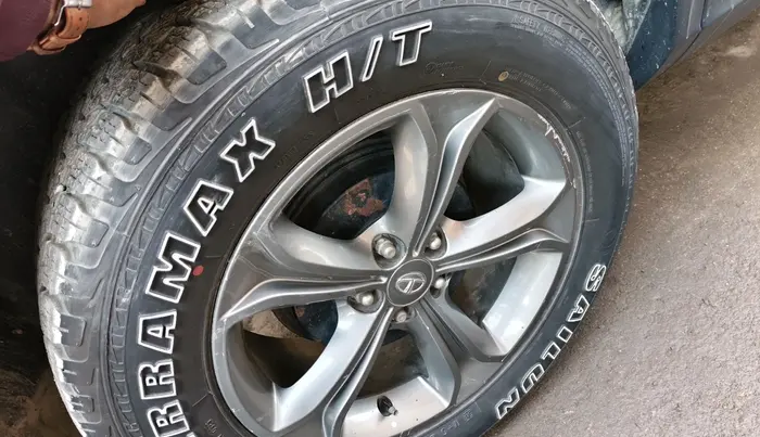 2020 Tata Harrier XT 2.0L KRYOTEC, Diesel, Manual, 1,05,000 km, tyre