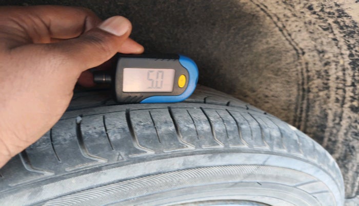 2016 Maruti Vitara Brezza VDI, Diesel, Manual, 1,19,884 km, tyre