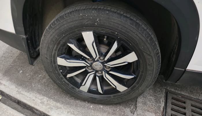 2019 MG HECTOR SHARP HYBRID 1.5 PETROL, Petrol, Manual, 50,555 km, tyre