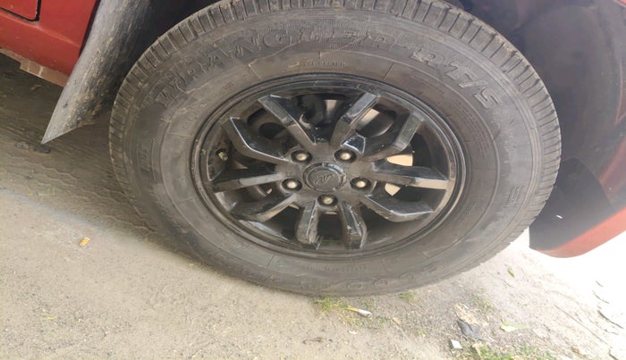 2017 Mahindra TUV300 T8, Diesel, Manual, 82,408 km, tyre