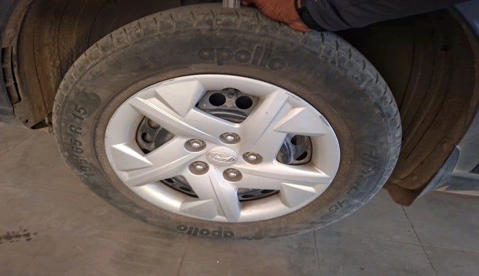 2021 Hyundai VENUE S 1.2, Petrol, Manual, 20,796 km, tyre