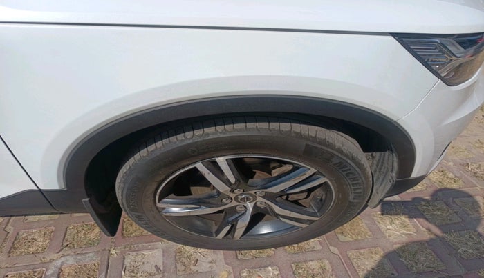 2021 Volvo XC 40 T4 R Design, Petrol, Automatic, 21,332 km, tyre