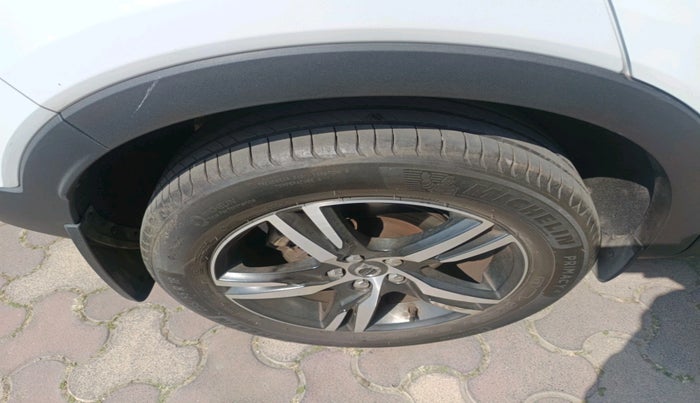 2021 Volvo XC 40 T4 R Design, Petrol, Automatic, 21,332 km, tyre