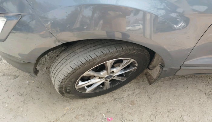 2018 Ford Ecosport TITANIUM 1.5L PETROL, Petrol, Manual, 1,02,696 km, tyre