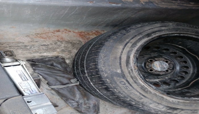 2015 Honda City 1.5L I-VTEC VX CVT, Petrol, Automatic, 1,17,283 km, tyre