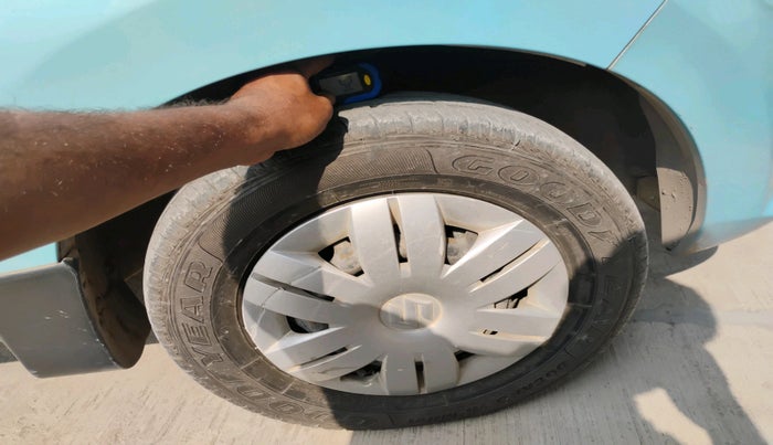 2015 Maruti Alto 800 VXI, Petrol, Manual, 41,180 km, tyre