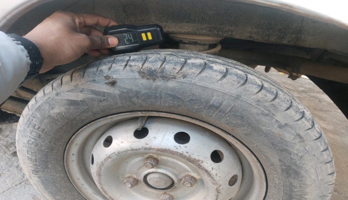 2011 Maruti Alto LXI, Petrol, Manual, 1,36,930 km, tyre