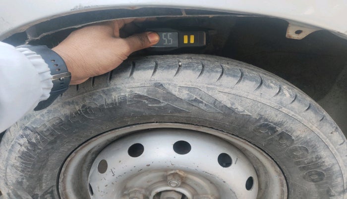 2011 Maruti Alto LXI, Petrol, Manual, 1,36,930 km, tyre