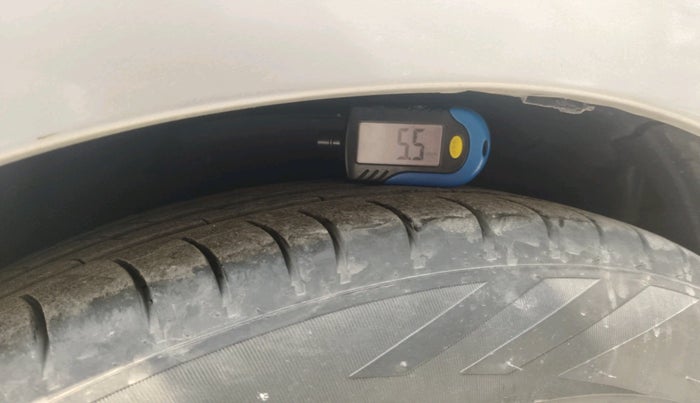 2013 Hyundai i10 MAGNA 1.1, Petrol, Manual, 59,672 km, tyre