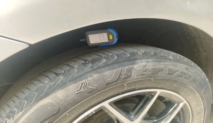 2013 Hyundai i10 MAGNA 1.1, Petrol, Manual, 59,672 km, tyre