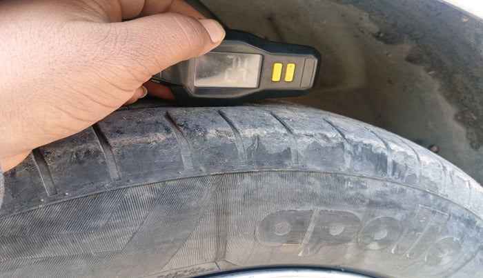 2016 Hyundai Elite i20 SPORTZ 1.4 CRDI, Diesel, Manual, 1,05,148 km, tyre