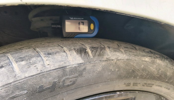 2011 Hyundai Verna FLUIDIC 1.6 VTVT SX OPT, Petrol, Manual, 1,64,129 km, tyre