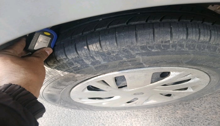 2012 Maruti Swift VXI, Petrol, Manual, 75,707 km, tyre