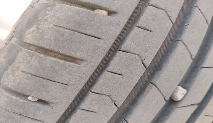 2023 Maruti Baleno DELTA PETROL 1.2, Petrol, Manual, 28,733 km, tyre