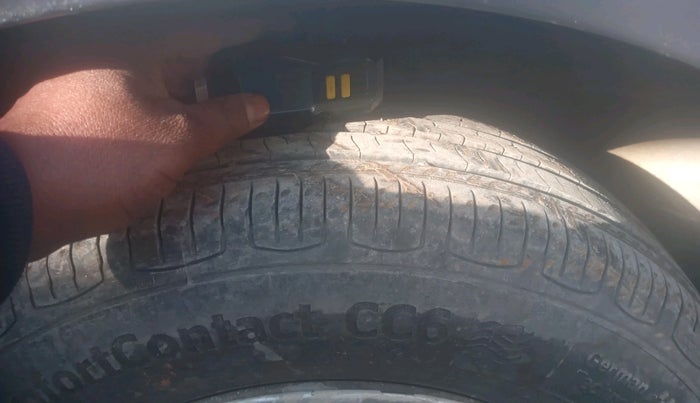 2014 Maruti Swift Dzire VXI, Petrol, Manual, 1,00,152 km, tyre