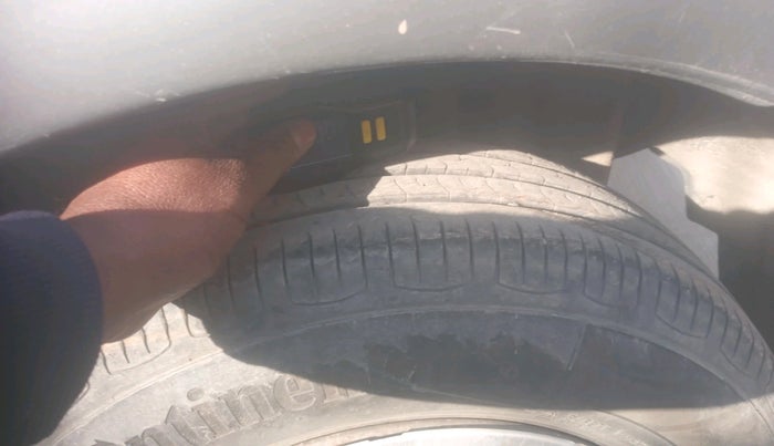 2014 Maruti Swift Dzire VXI, Petrol, Manual, 1,00,152 km, tyre