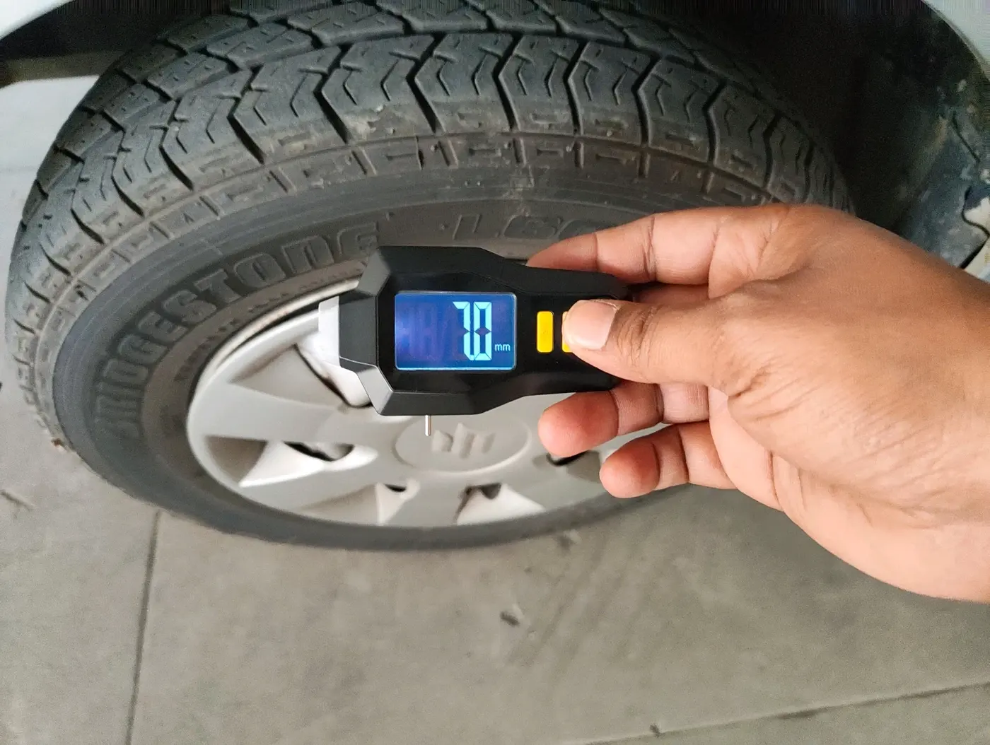 2013 Maruti Eeco 5 STR WITH A/C+HTR, Petrol, Manual, 89,863 km, tyre