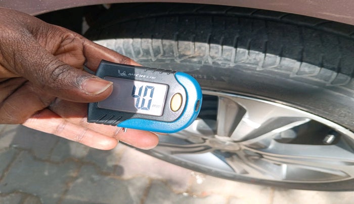 2018 Hyundai Verna 1.6 VTVT SX O, Petrol, Manual, 60,549 km, tyre