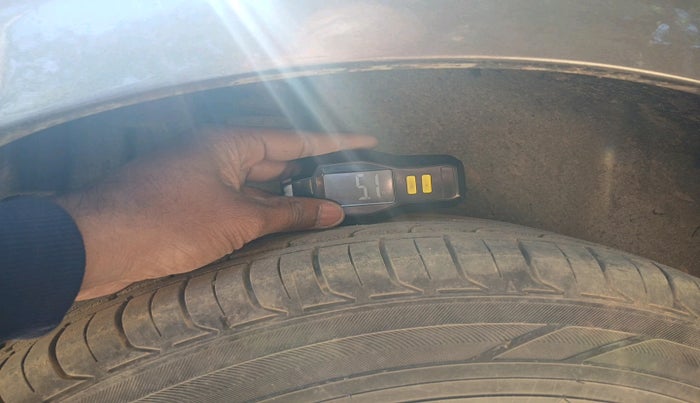 2016 Maruti Swift Dzire ZXI, Petrol, Manual, 56,716 km, tyre