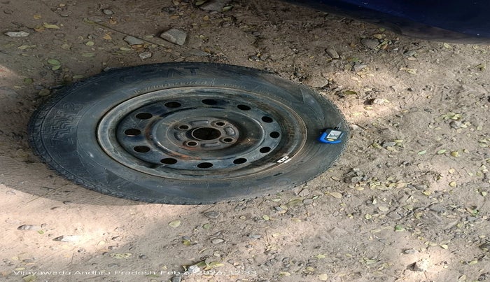 2013 Maruti Swift VXI, Petrol, Manual, 1,36,089 km, tyre