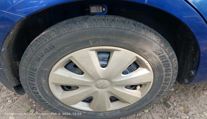 2013 Maruti Swift VXI, Petrol, Manual, 1,36,089 km, tyre