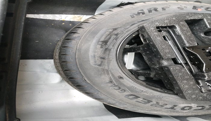 2024 Volkswagen VIRTUS TOPLINE TSI 1.0 AT, Petrol, Automatic, 20,180 km, tyre