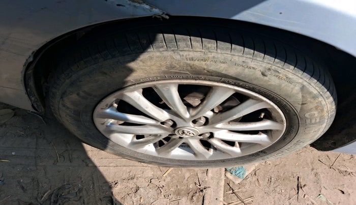 2012 Toyota Etios G, Petrol, Manual, 1,51,779 km, tyre